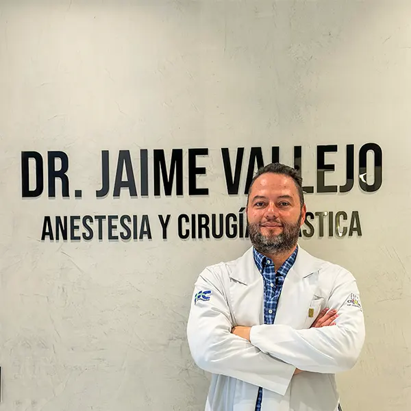Img-cirujano-plastico-pereira-Nosotros